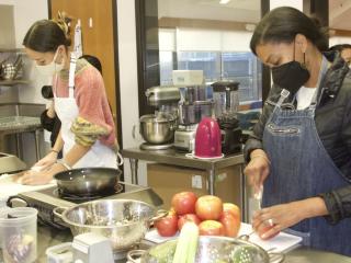 chefs-in-residence working in UCLA Teaching Kitchen